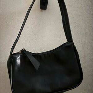 Elegant Black Shoulder Bag